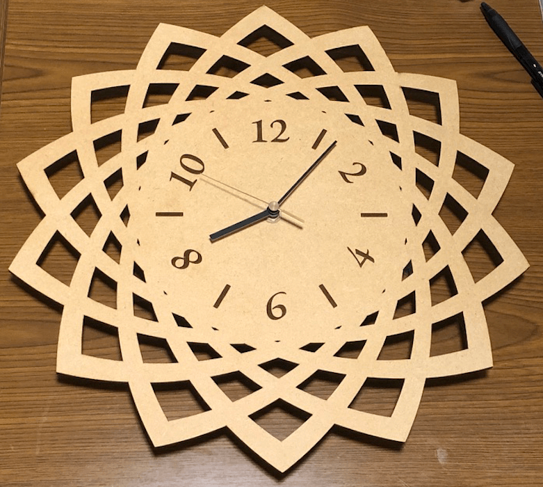 レーザーDIY: 壁掛け時計を作ってみた | Fusion360でデザインから加工まで