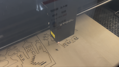 レーザー加工の様子